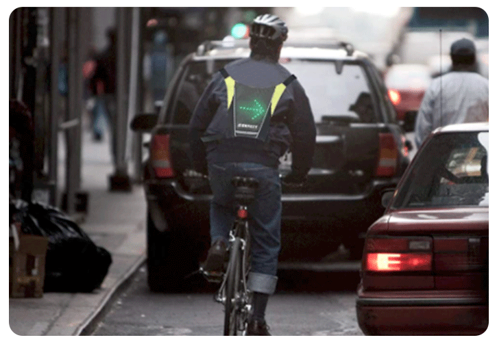 Gilet clignotant dans la circulation dense