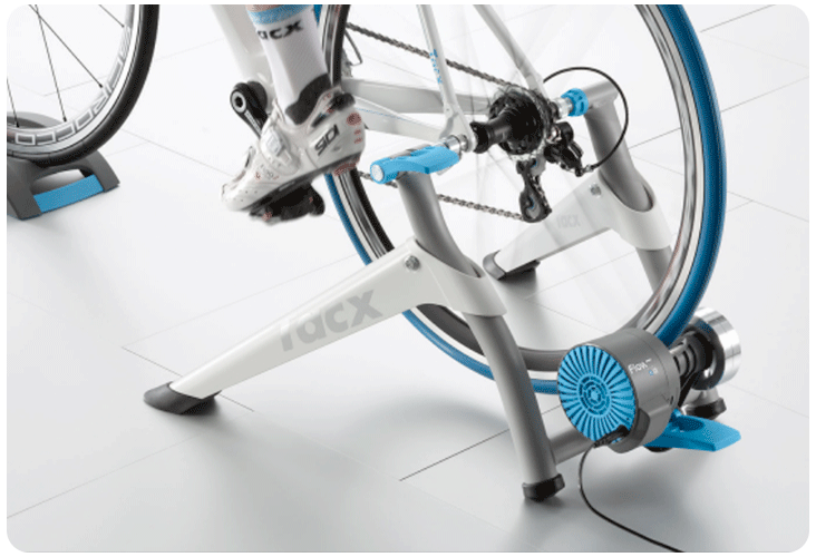 Nouveau roue d'inertie et rouleau sur le Tacx Flow Smart
