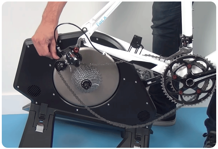 Installation d'un vélo sur le Tacx NEO 2T Smart