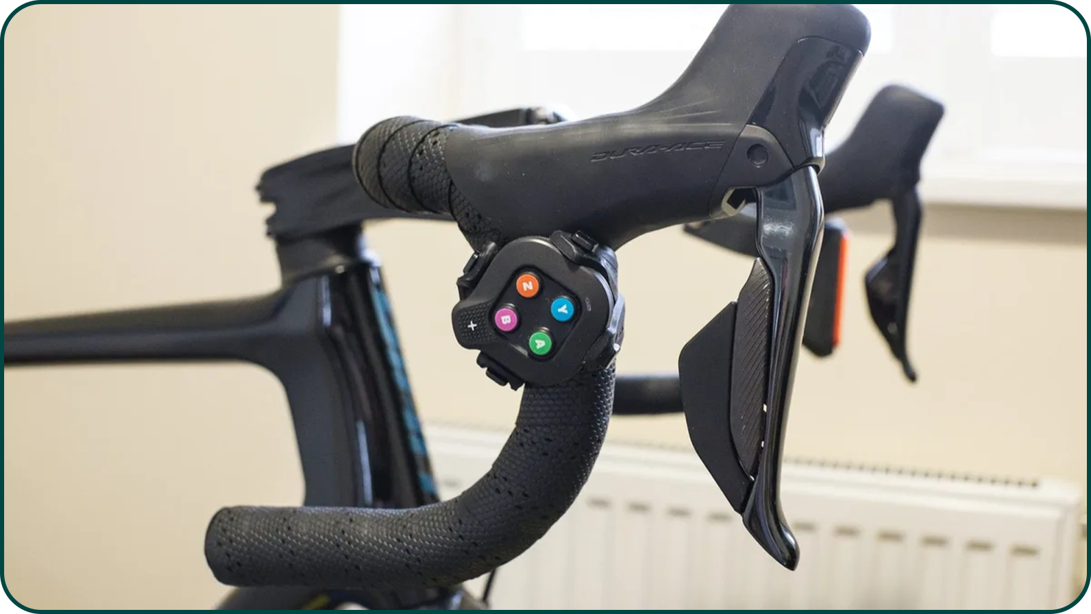 Zwift Click connecté au Van Rysel D100 Zwift Cog & Click