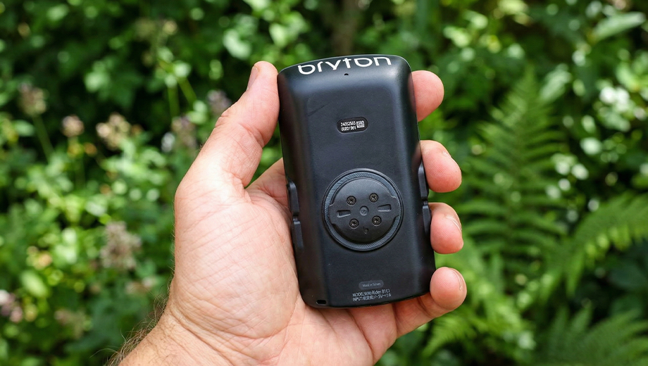 Design de la coque plastique du Bryton Rider S810