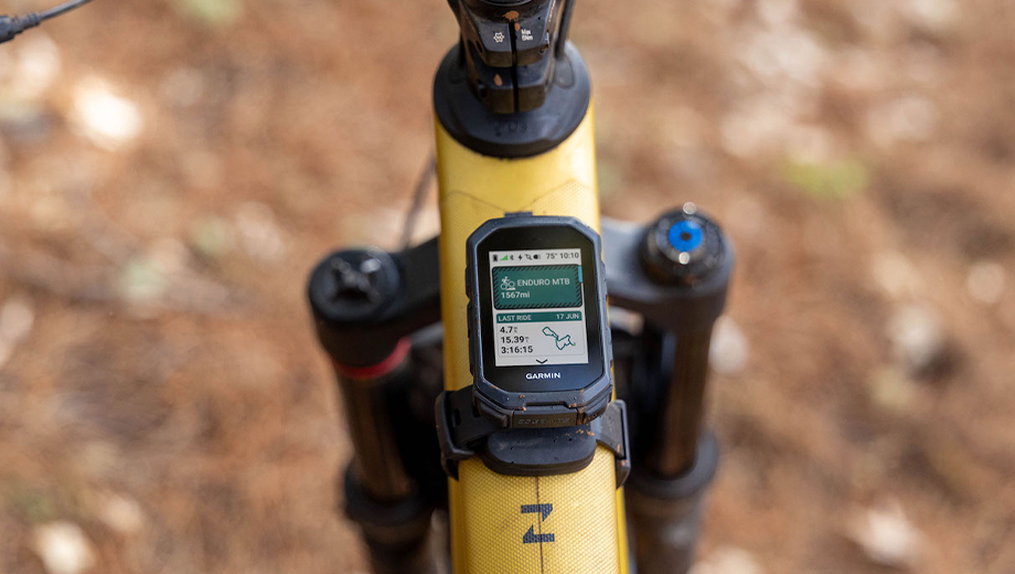 Garmin Edge MTB sur le cadre d'un VTT de descente