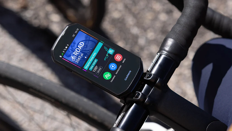 Compteur GPS Garmin Edge 1050 lors d'un entraînement